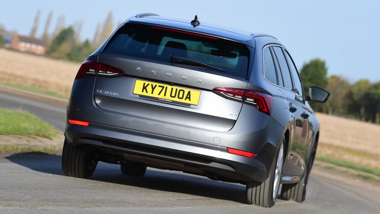 Skoda Octavia Estate MPG running costs CO2 2024 Carbuyer